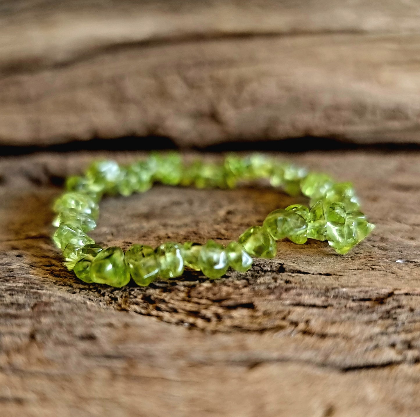 PERIDOT CHIPPED BRACELET - ABUNDANCE