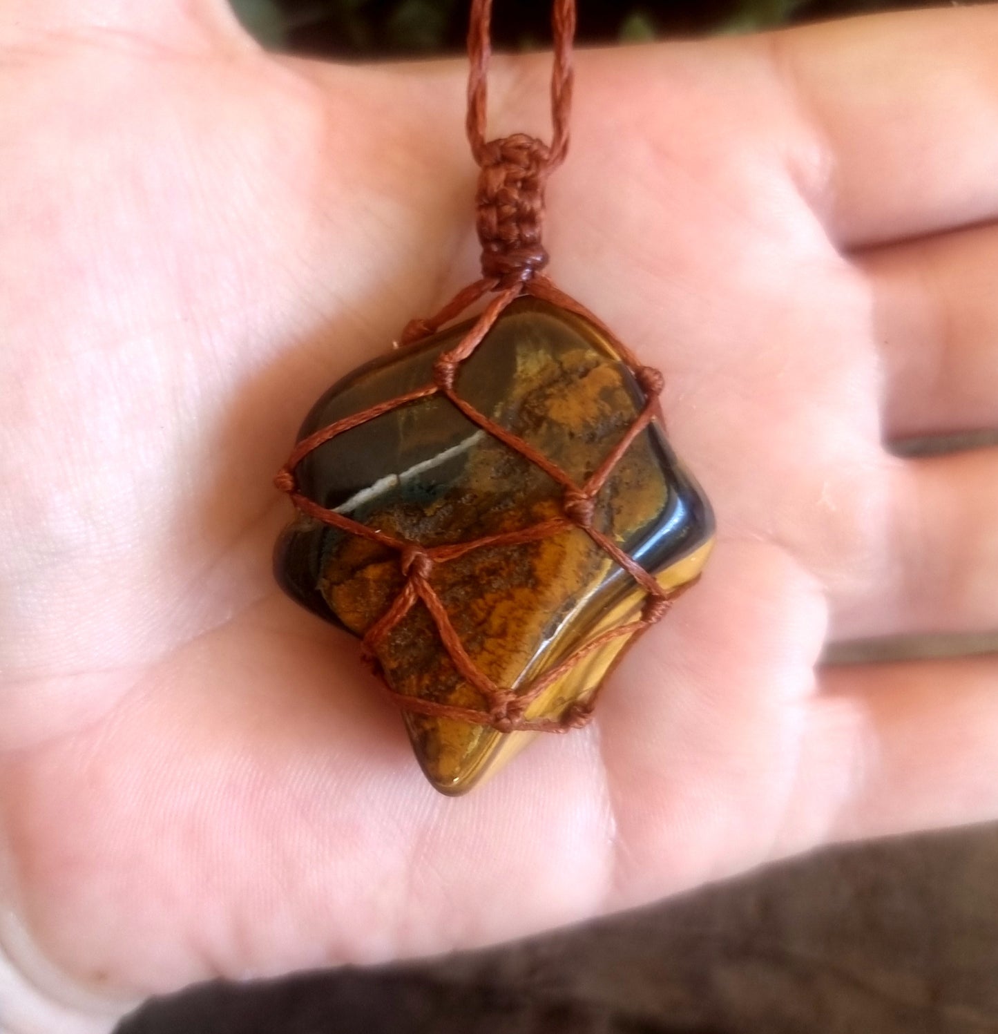 BROWN TIGERS EYE MACRAME NECKLACE - STRENGHT & PROTECTION