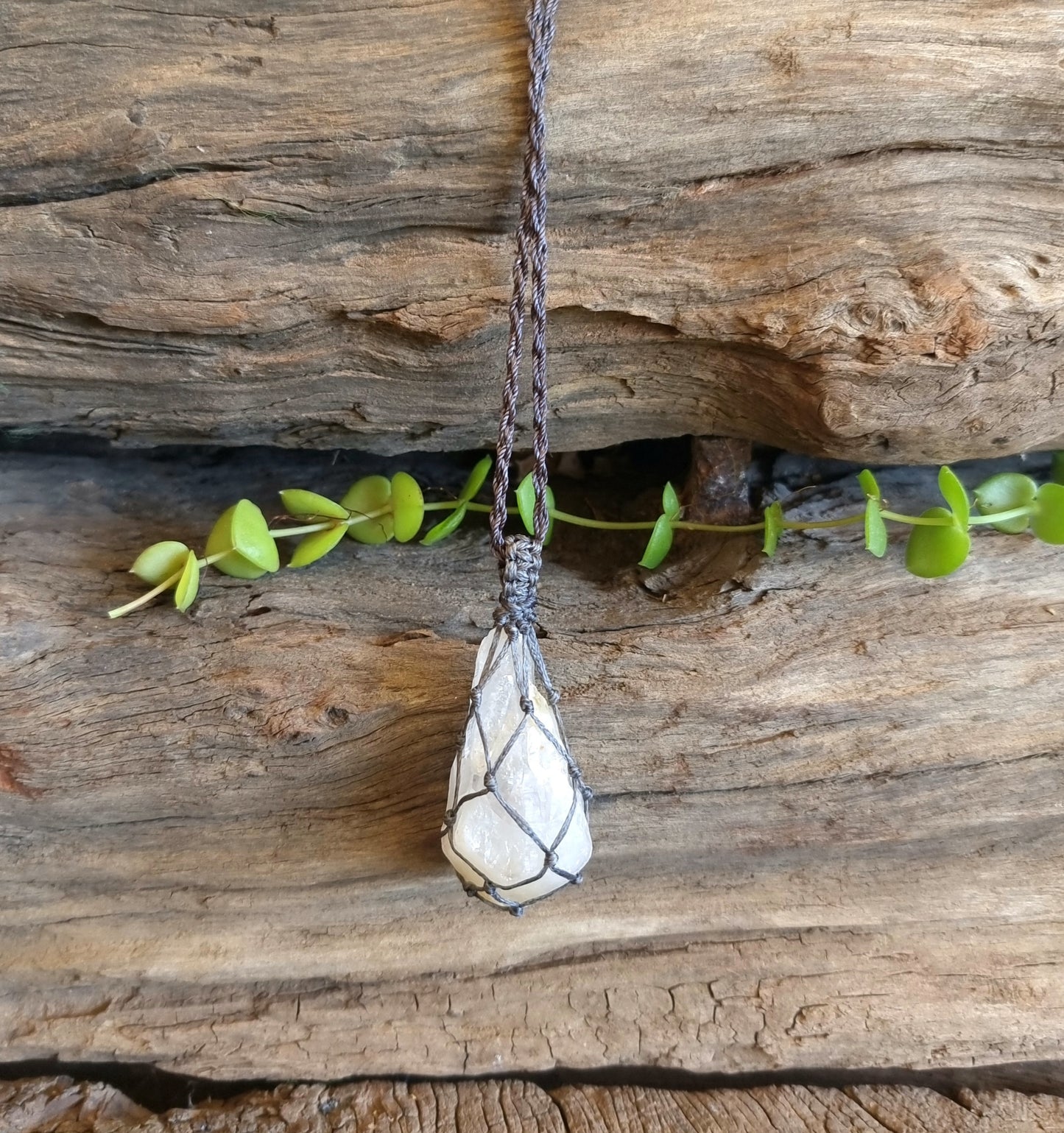 CLEAR QUARTZ ROUGH POINT MACRAME NECKLACE - ENERGY AMPLIFIER