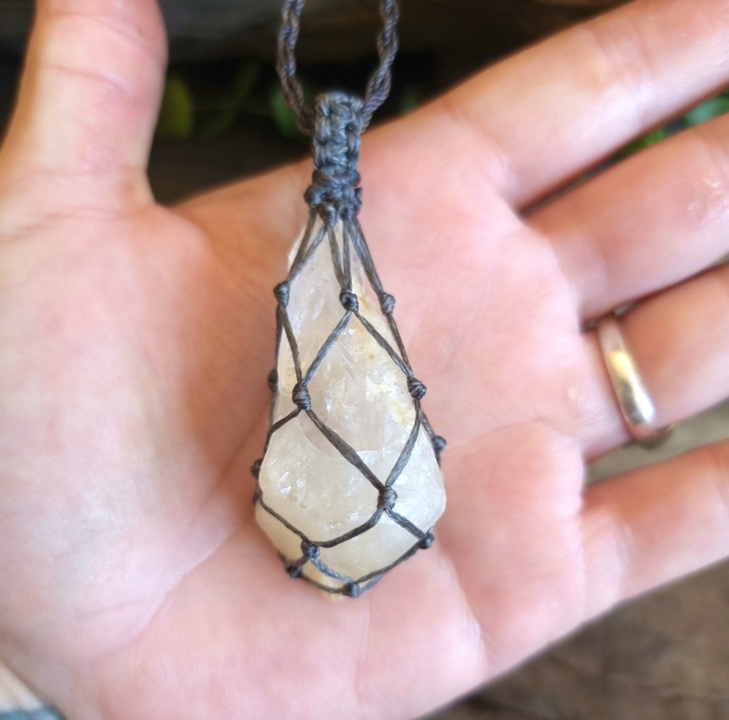 CLEAR QUARTZ ROUGH POINT MACRAME NECKLACE - ENERGY AMPLIFIER