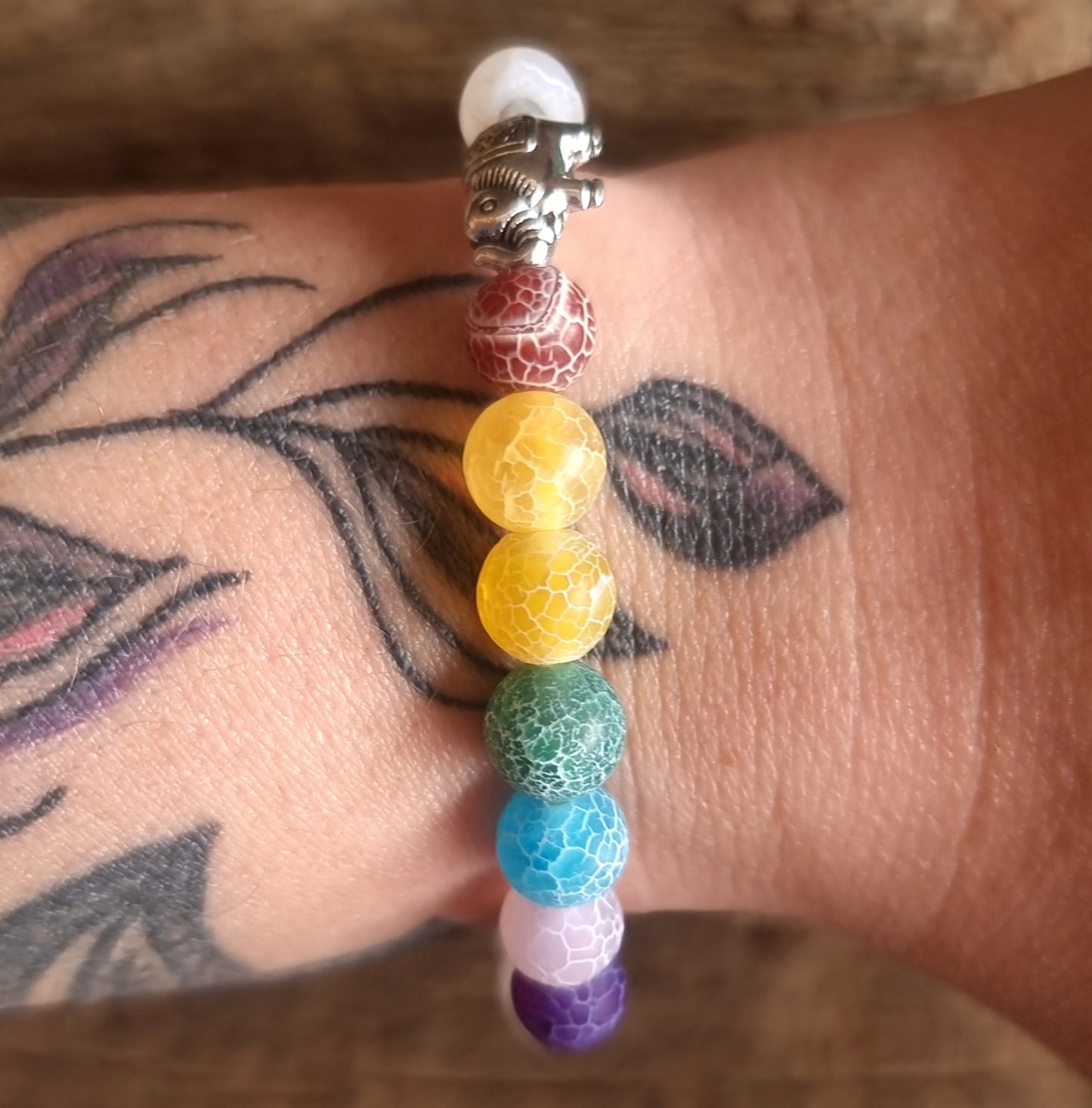 CRACKED WHITE AGATE SEVEN CHAKRA BRACELET