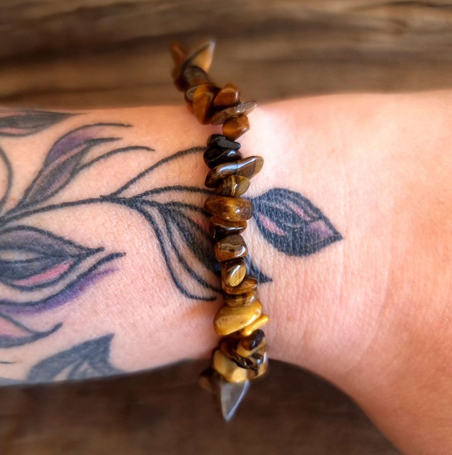 TIGER EYE CHIPPED BRACELET - PROTECTION & COURAGE