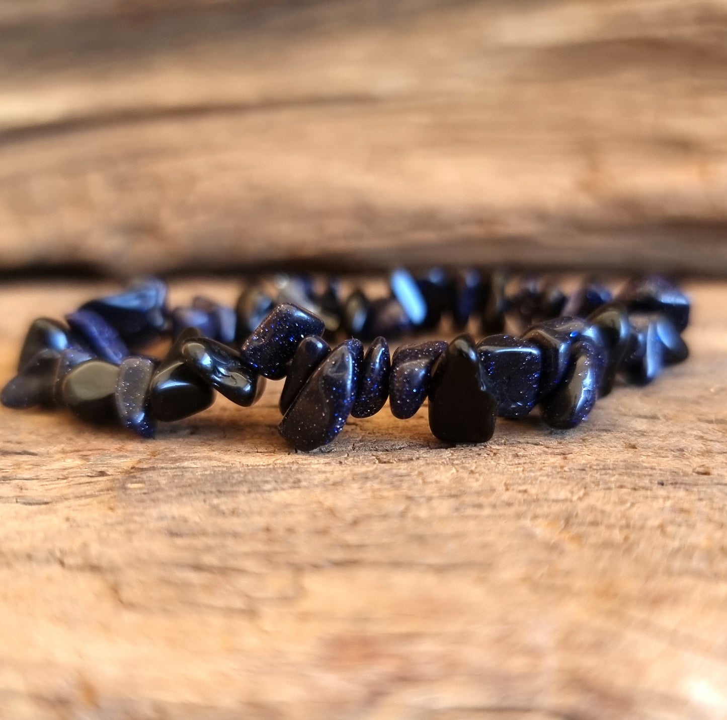 BLUE SANDSTONE CHIPPED BRACELET - AMBITION