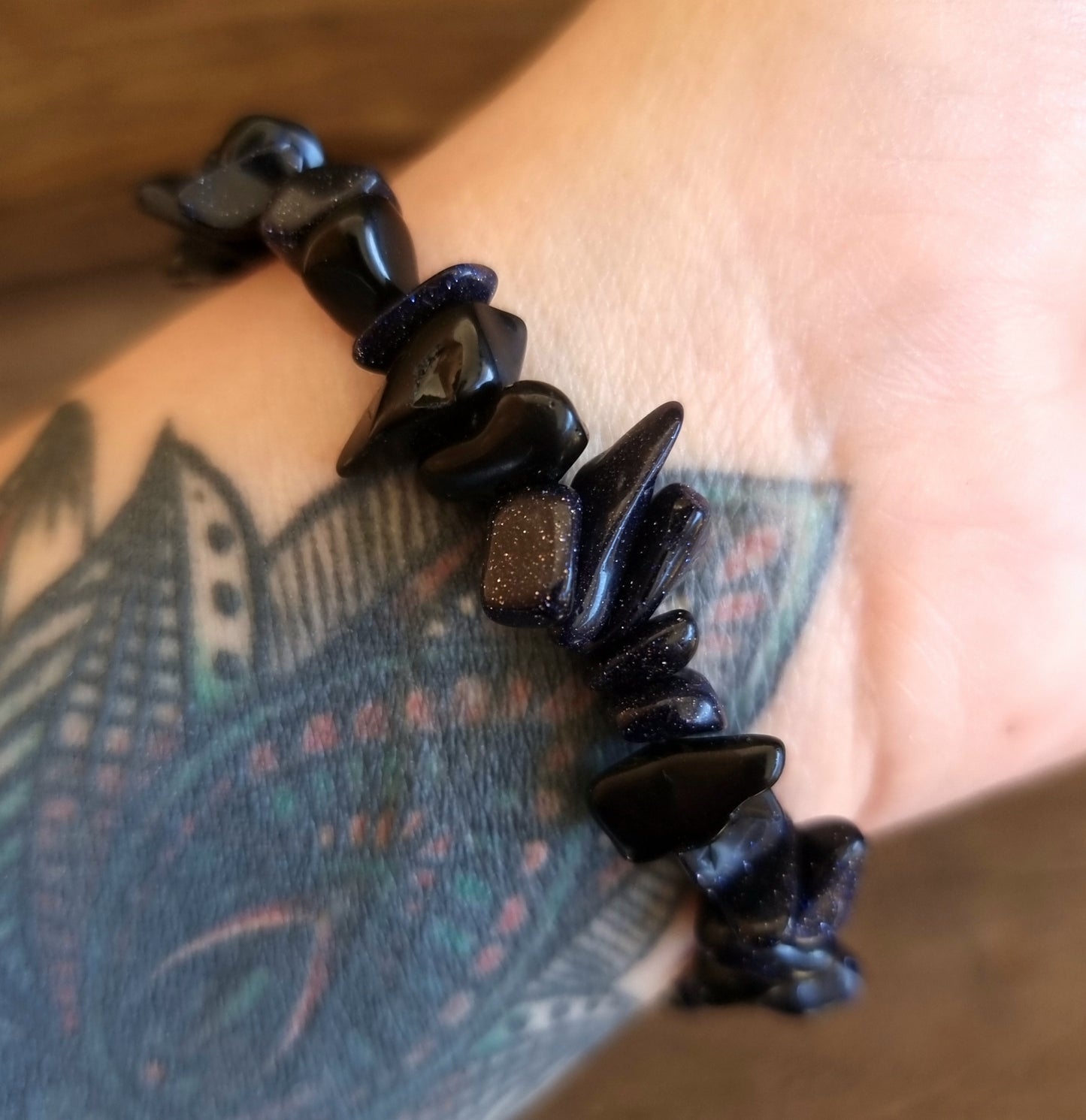 BLUE SANDSTONE CHIPPED BRACELET - AMBITION