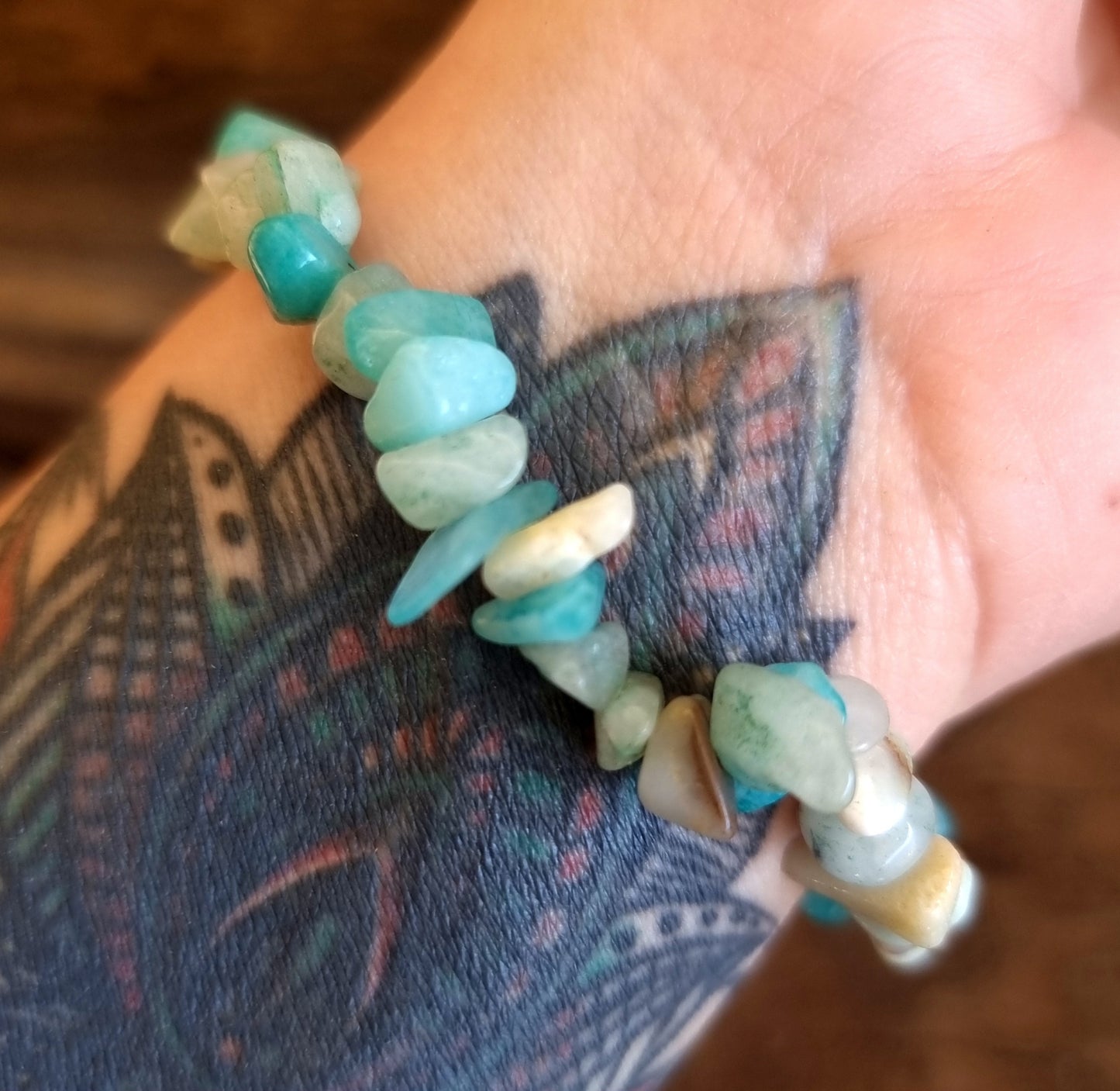 RAINBOW AMAZONITE CHIPPED BRACELET - COMMUNICATION