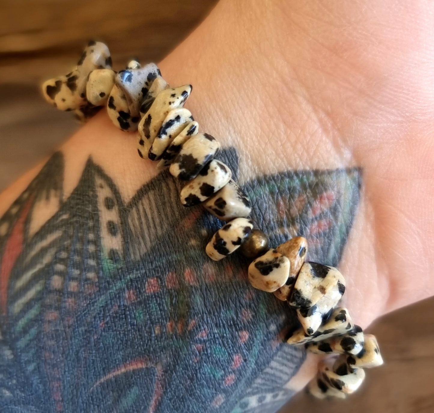 DALMATION JASPER CHIPPED BRACELET - GROUNDING