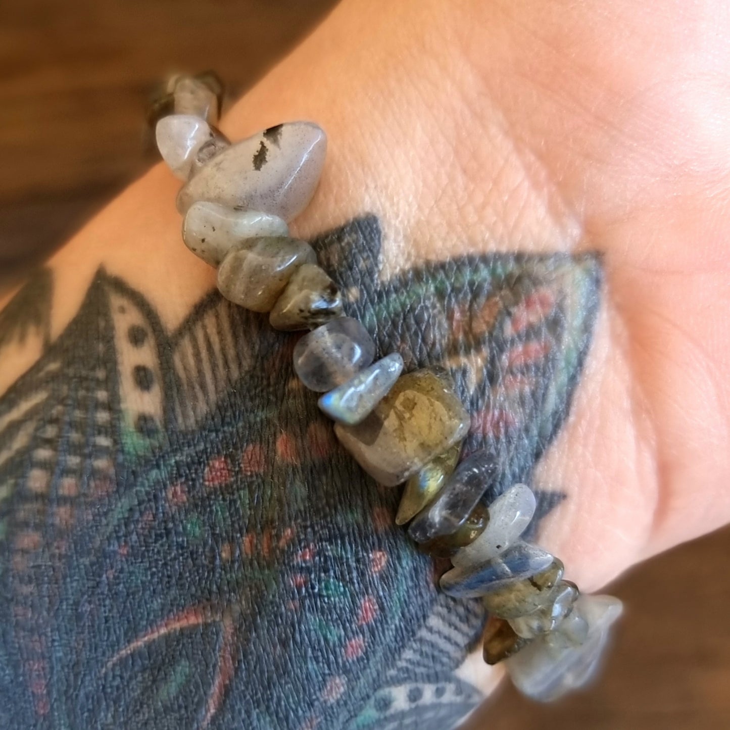 LABRADORITE CHIPPED BRACELET - CREATIVITY