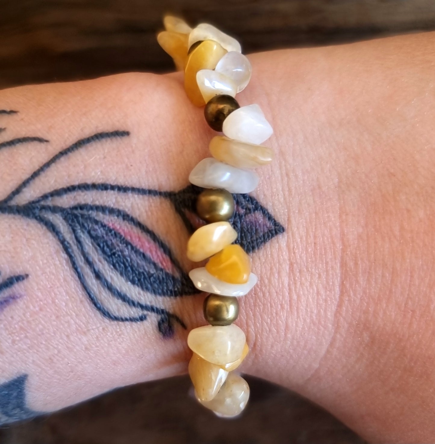 YELLOW AVENTURINE CHIPPED BRACELET - MANIFESTATION AND PROSPERITY STONE