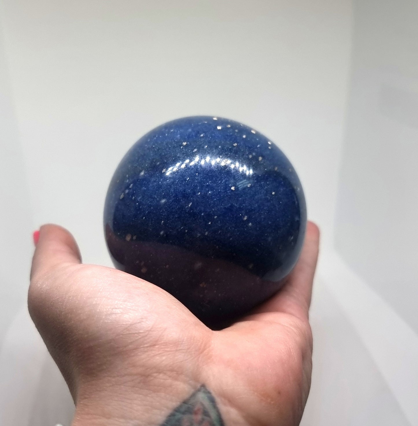 POLISHED LAZULITE SPHERE 550g - INTUITION