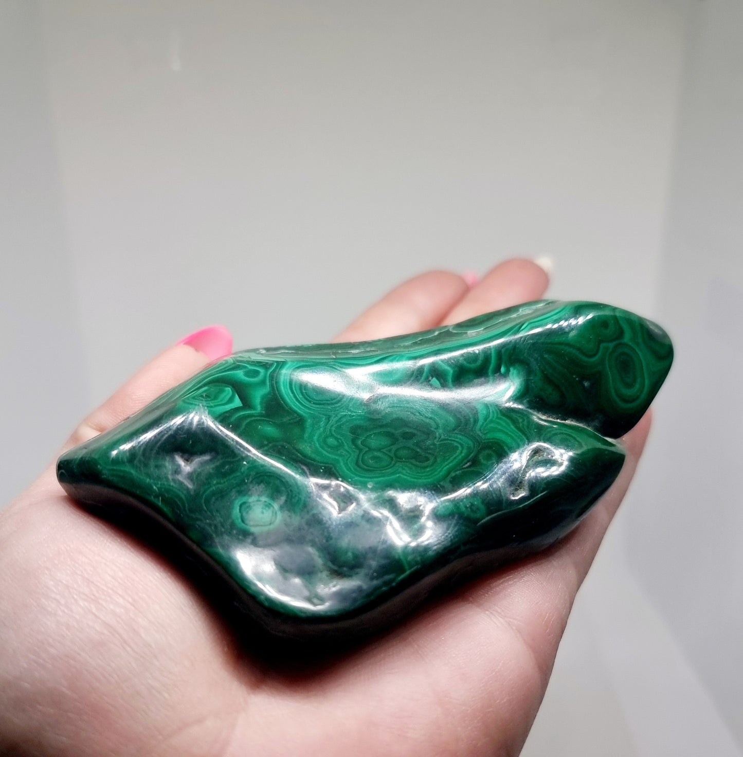 POLISHED MALACHITE FREE FORM 280g - HEART HEALER