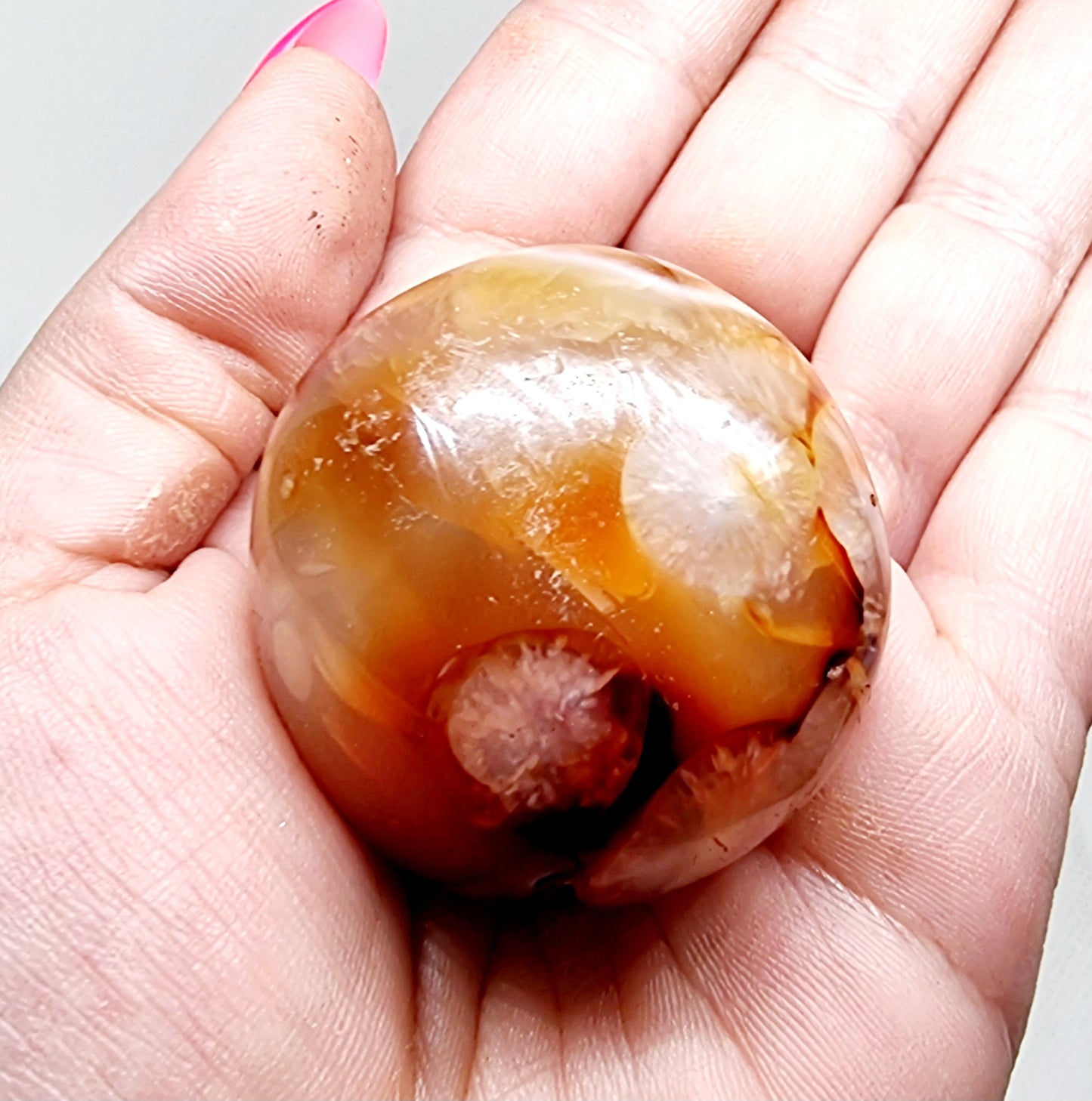 POLISHED CARNELIAN PALMSTONE 86g - CREATIVITY