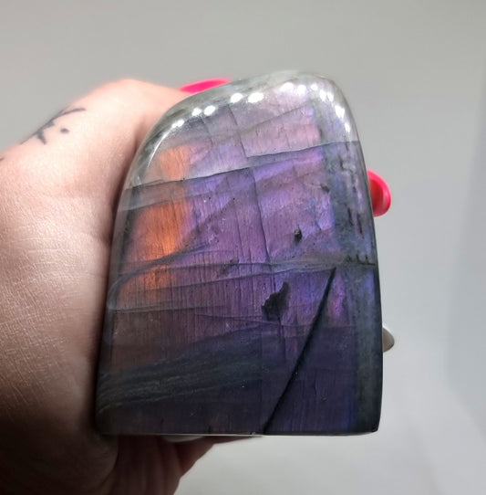 RARE POLISHED PURPLE SUNSET LABRADORITE FREEFORM  296 g - CLAIRVOYANCE