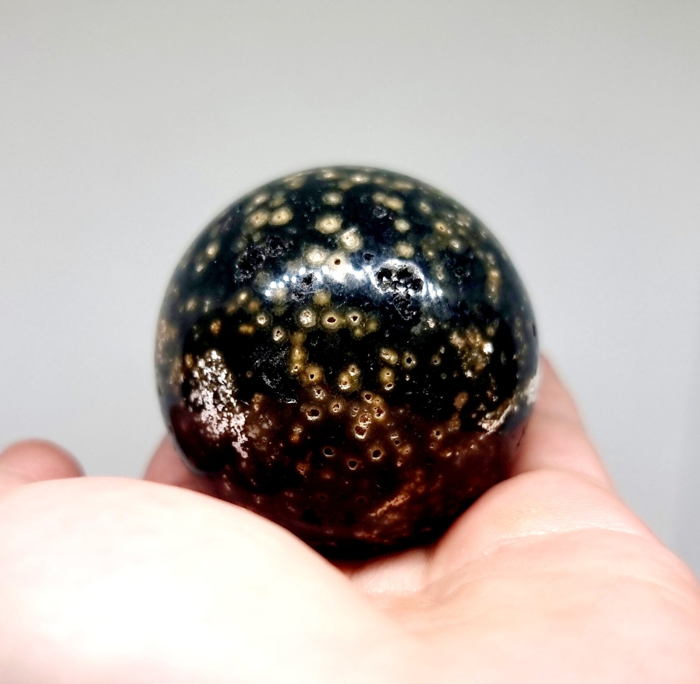 POLISHED OCEAN JASPER SPHERE 240 g - SELF EXPRESSION