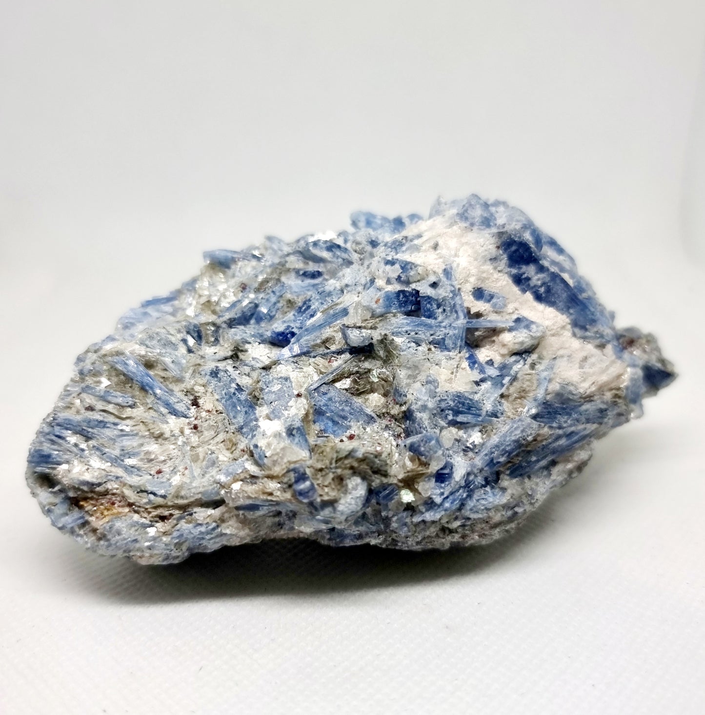 BLUE KYANITE MATRIX SPECIMEN 395 g - GROUNDING & ATTUNEMENT