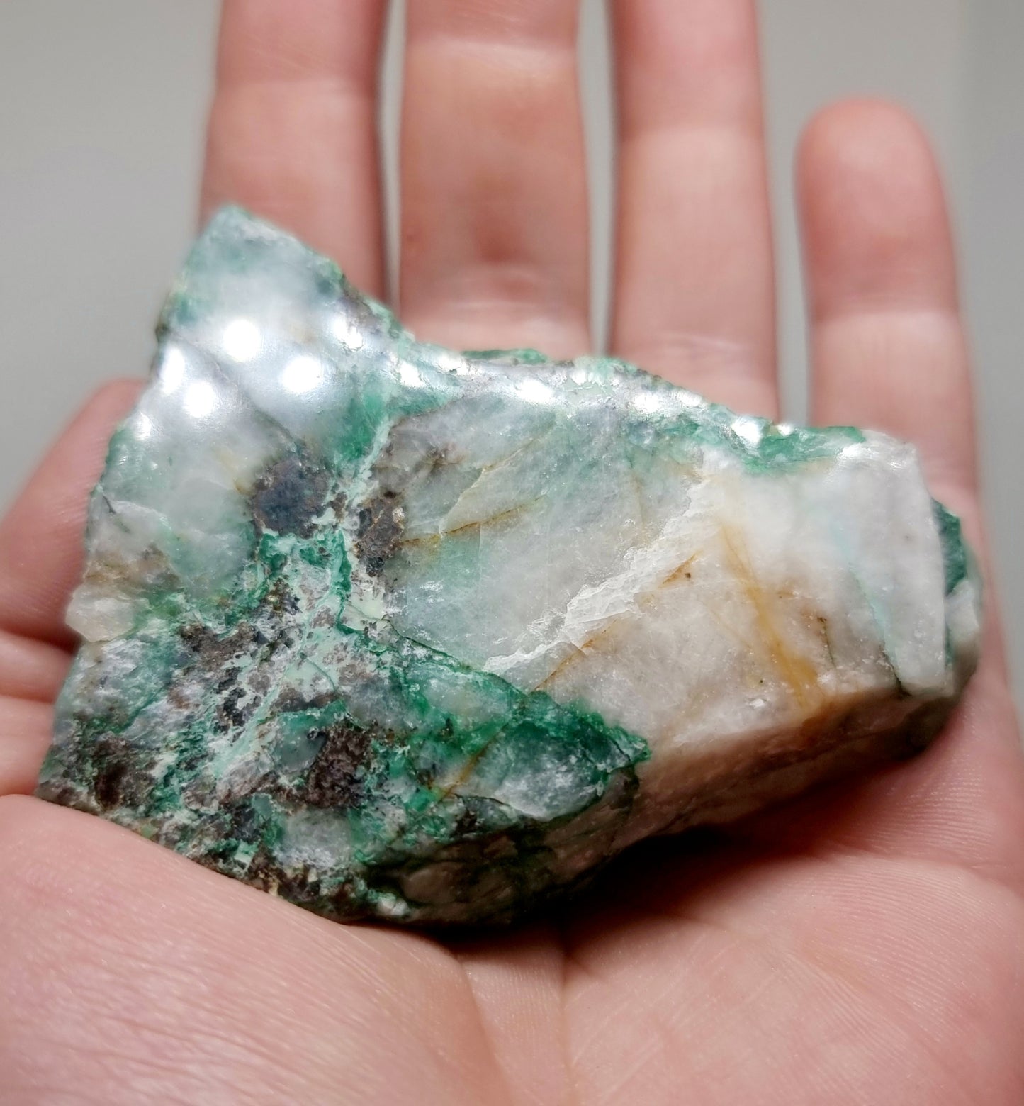 PARTIALLY POLISHED QUARTZ WITH MALACHITE VEINS AND AJOITE INCLUSIONS 116 g