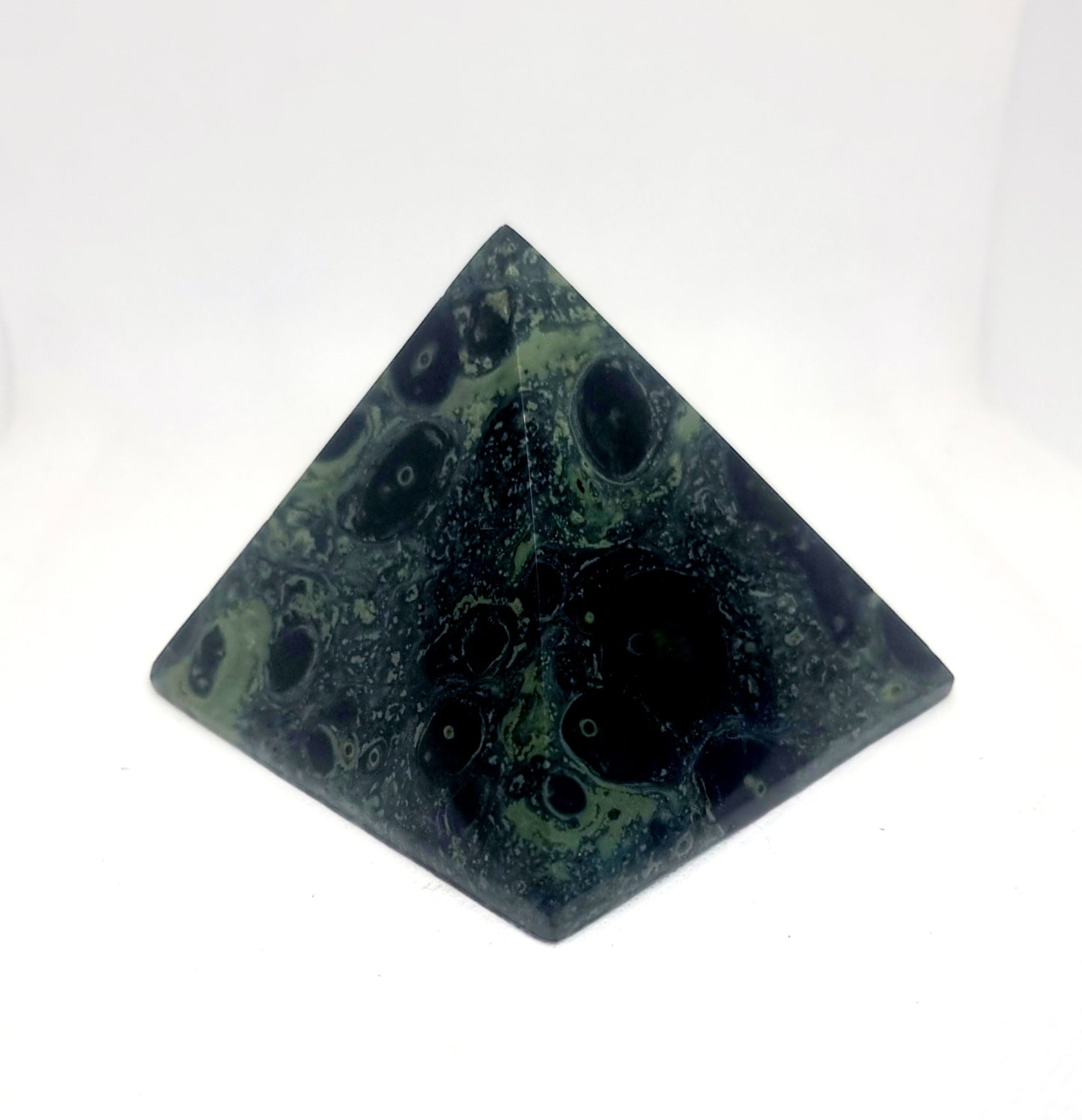 POLISHED KAMBABA JASPER PYRAMID 575 g - PEACE & TRANQUILITY