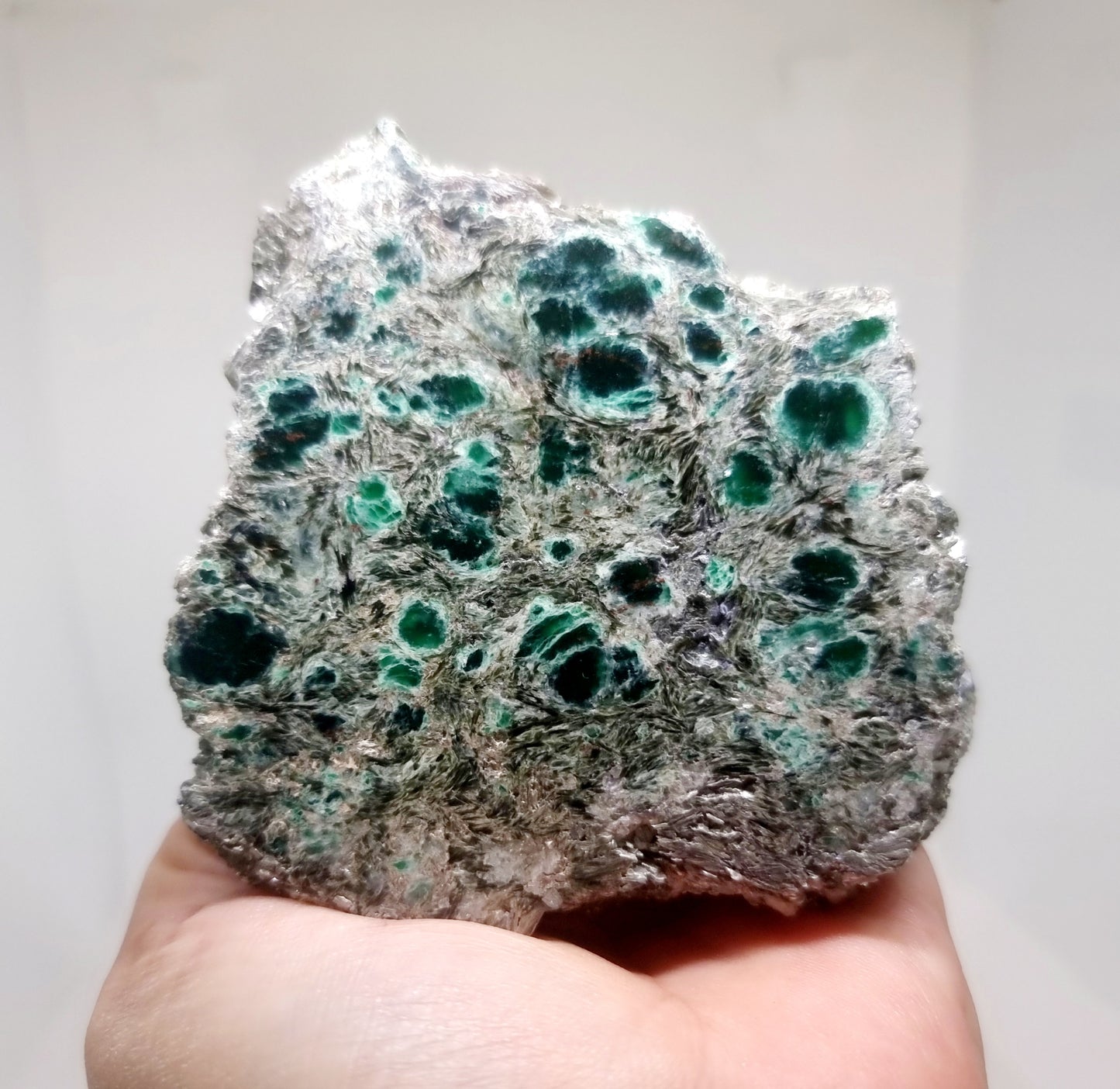 POLISHED EMERALD IN MATRIX SPECIMEN SLICE 261 g - SUCCESSFUL LOVE