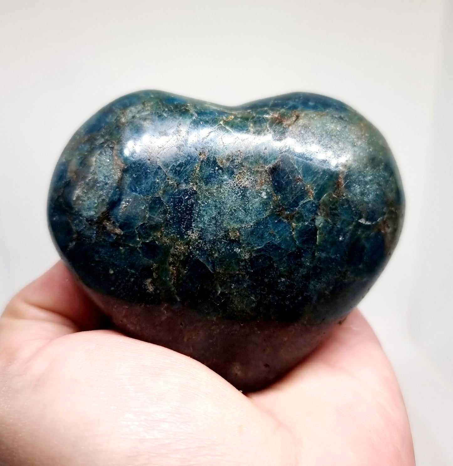 APATITE POLISHED HEART 8.5 x 6.5 cm - THE STONE OF MANIFESTATION