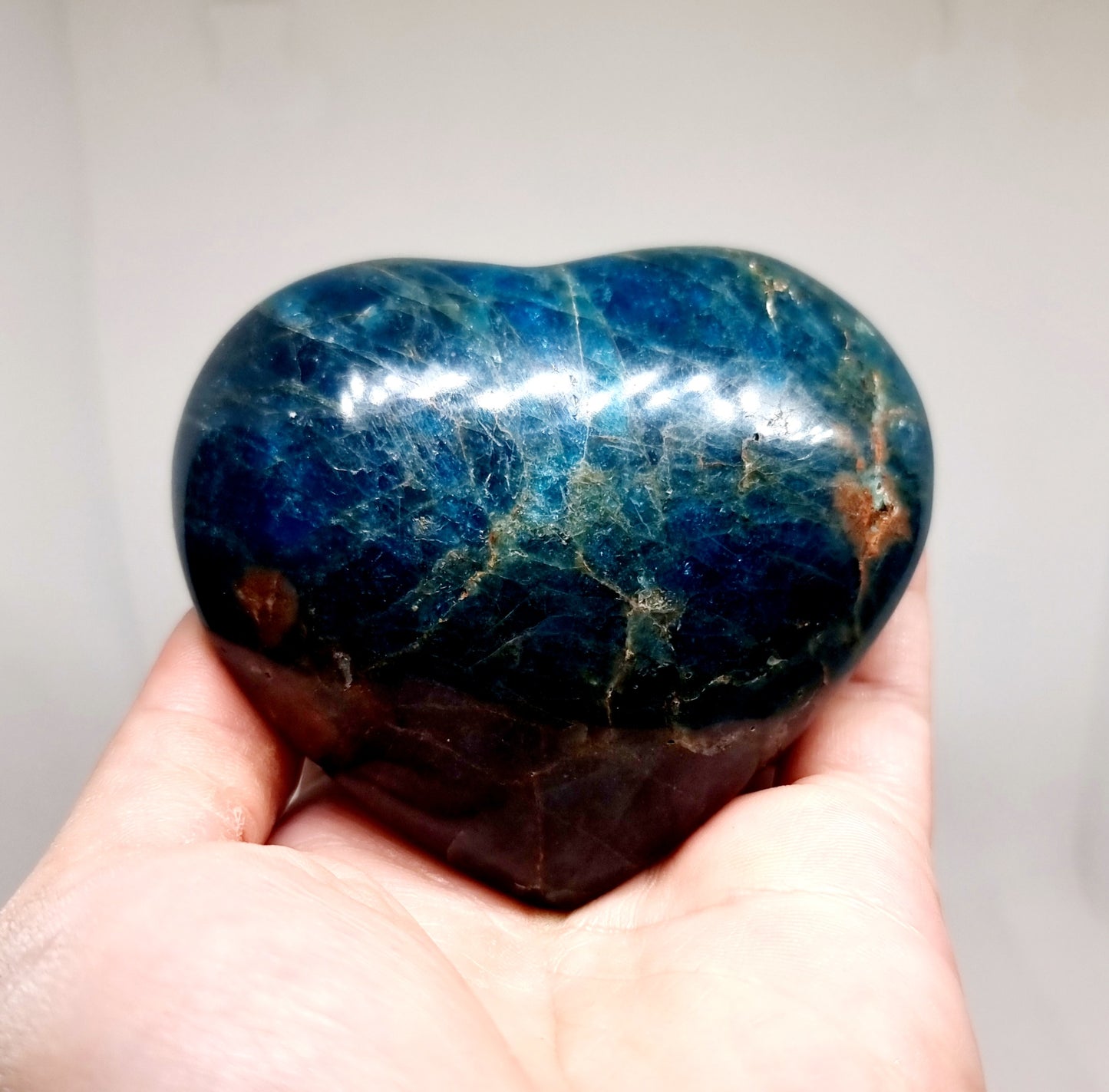 APATITE POLISHED HEART 8.5 x 7 cm - THE STONE OF MANIFESTATION