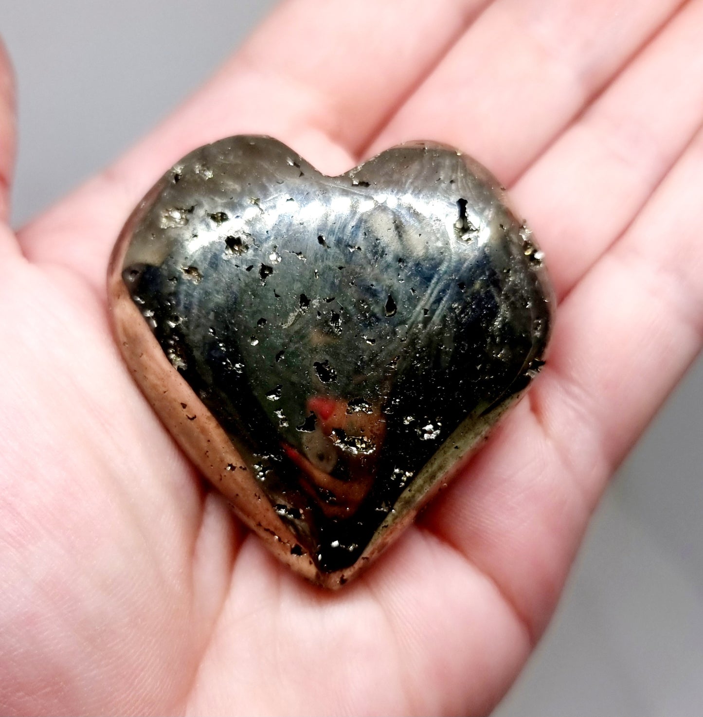 PYRITE POLISHED HEART 4 x 4.5 cm - WEALTH & ABUNDANCE