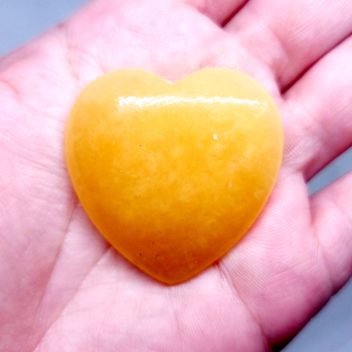 HONEY ARROGONITE POLISHED HEART 4 cm - SELF WORTH & SELF CONFIDENCE