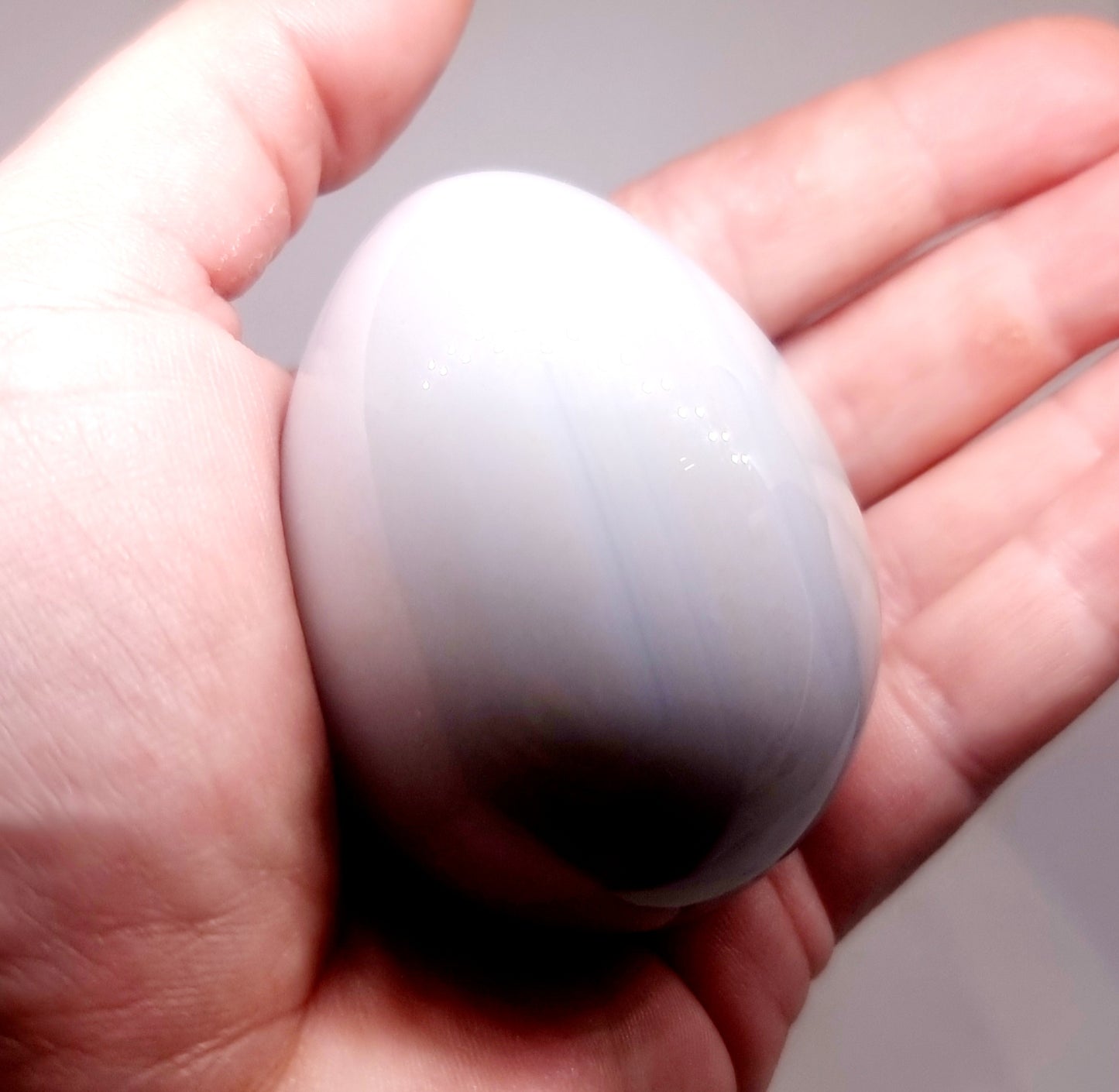 TRANSLUCENT BANDED AGATE POLISHED EGG 167 g - AURA PROTECTION