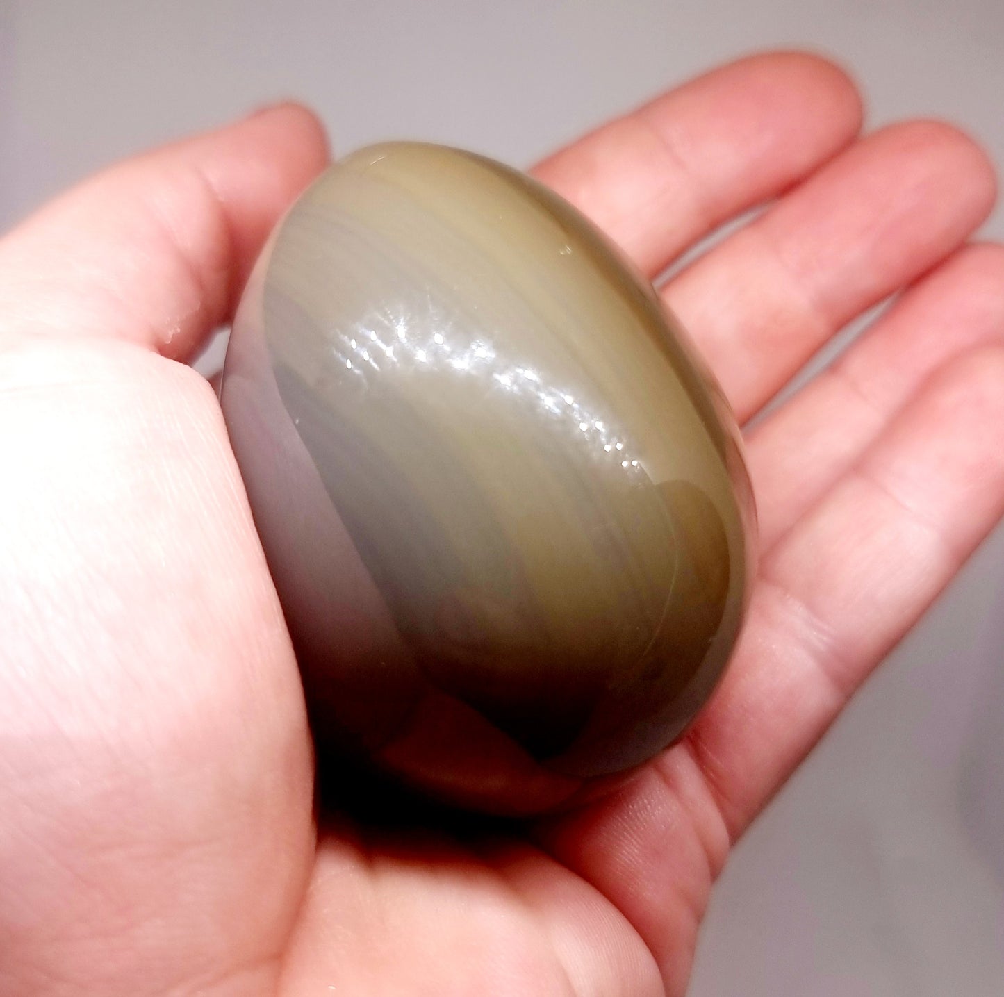 TRANSLUCENT BANDED AGATE POLISHED EGG 170 g - AURA PROTECTION