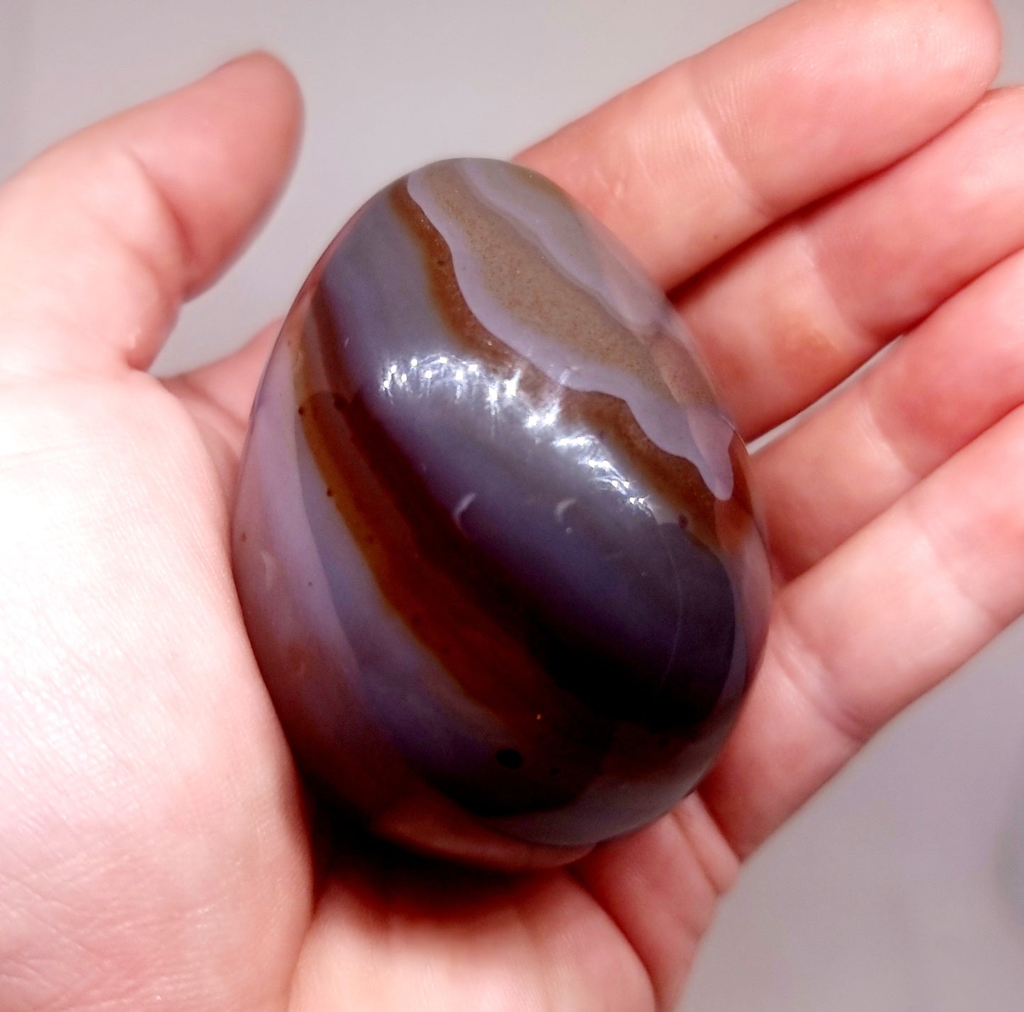 TRANSLUCENT BANDED AGATE POLISHED EGG 163 g - AURA PROTECTION