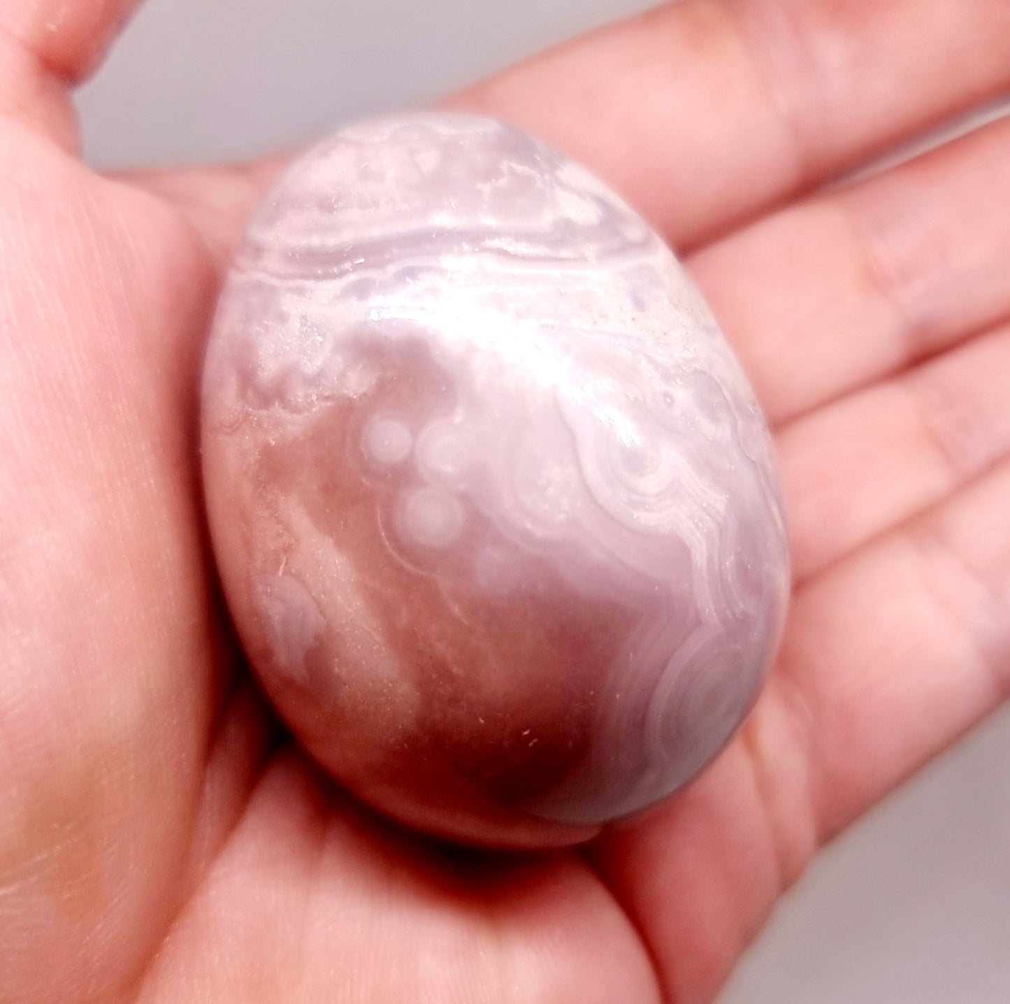 WHITE ORBICULAR OCEAN JASPER POLISHED EGG 96 g - TRANQUILITY