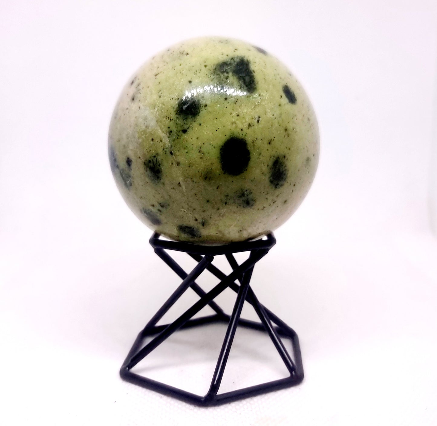 SERPENTINE / LEOPARD STONE POLISHED SPHERE 6 cm - GAIA