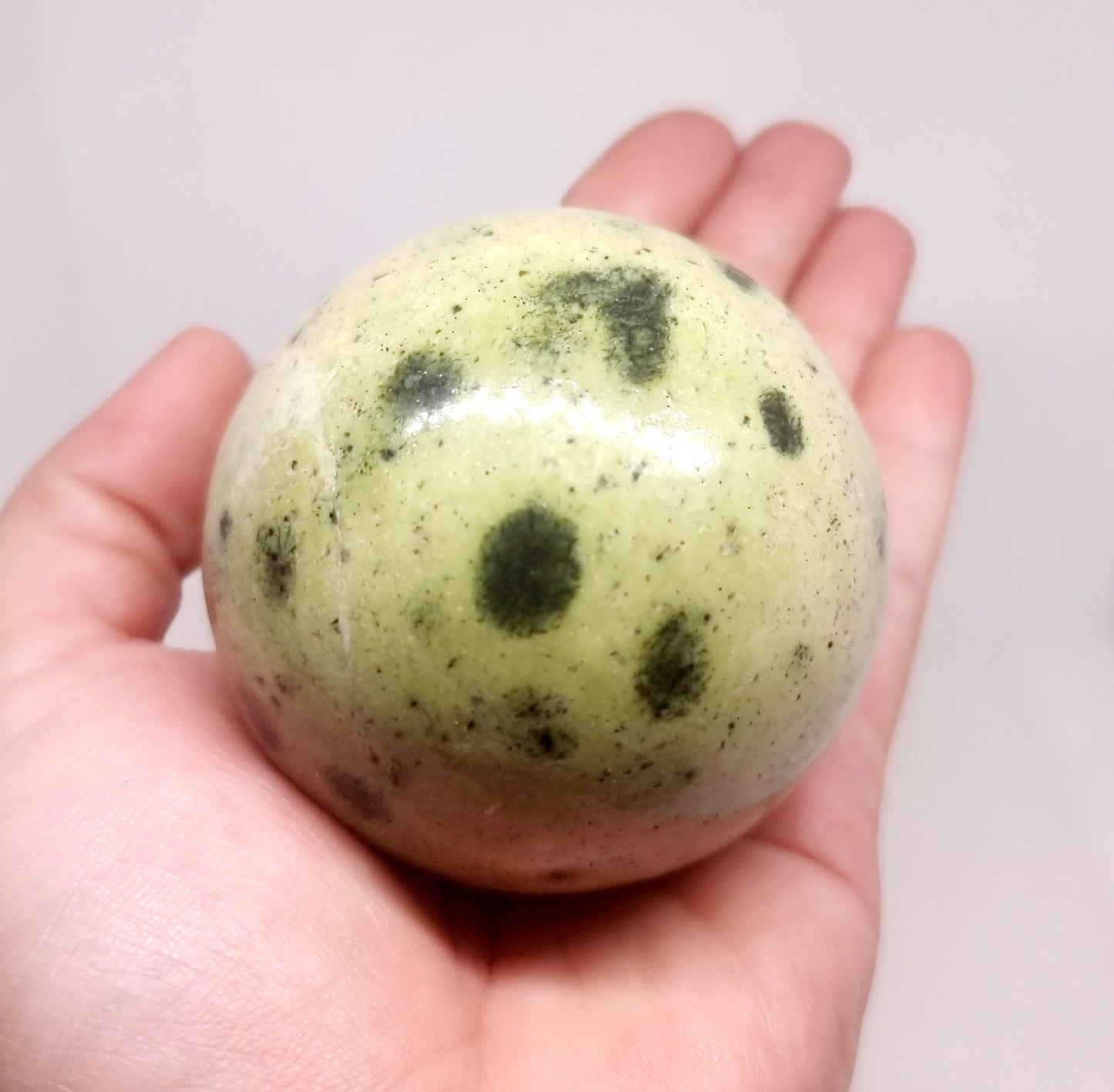 SERPENTINE / LEOPARD STONE POLISHED SPHERE 6 cm - GAIA