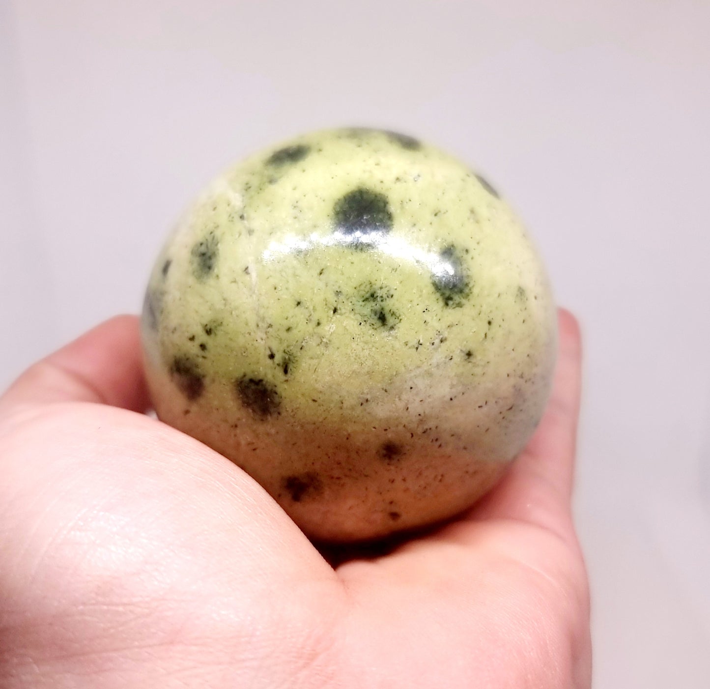 SERPENTINE / LEOPARD STONE POLISHED SPHERE 6 cm - GAIA