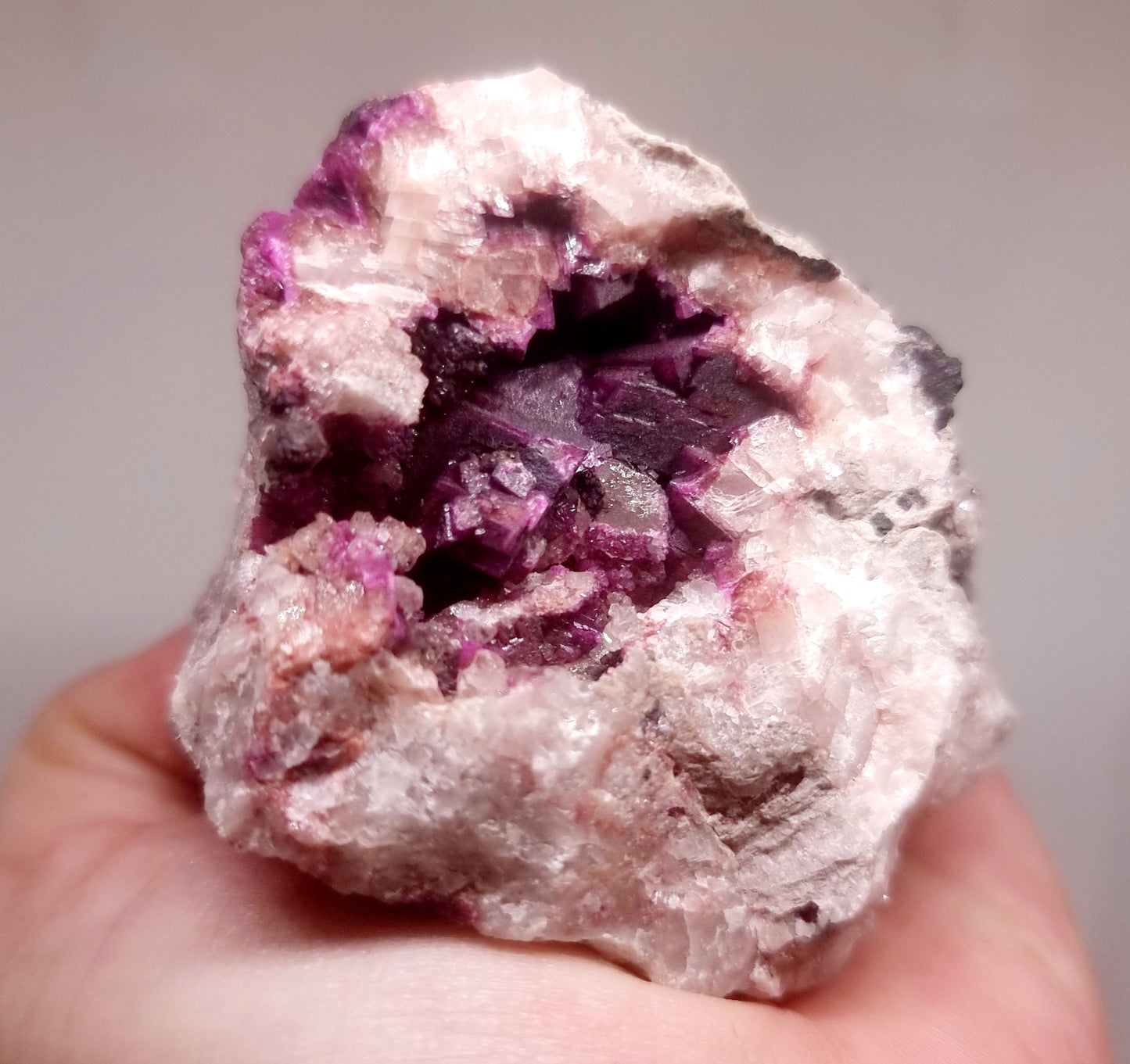 BRIGHT PINK SALROSE COBALTOAN DOLOMITE 303 g - SELF LOVE