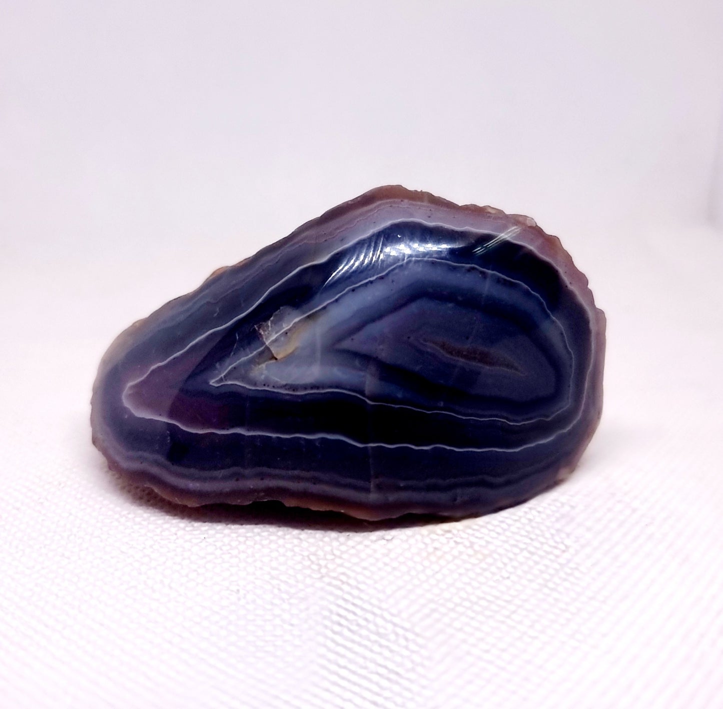 POLISHED RED SASHE RIVER AGATE FREE FORM 177 g - GROUNDING