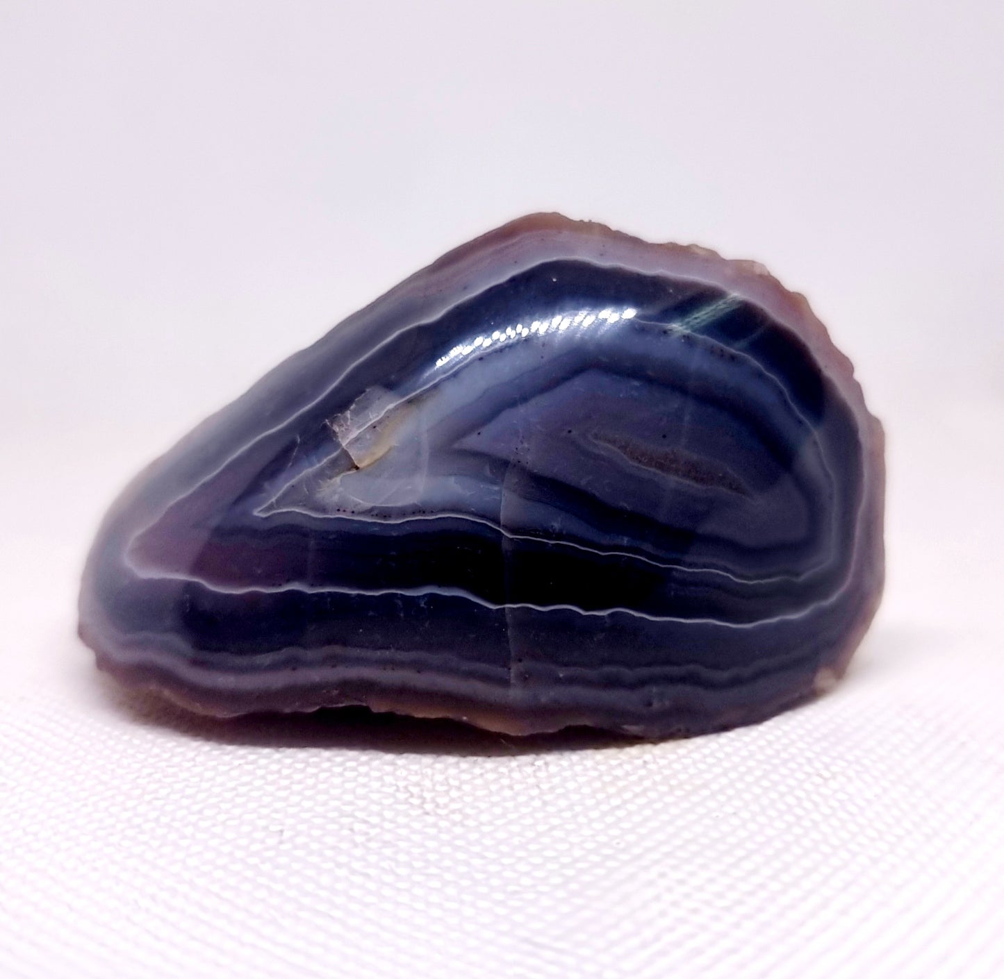 POLISHED RED SASHE RIVER AGATE FREE FORM 177 g - GROUNDING