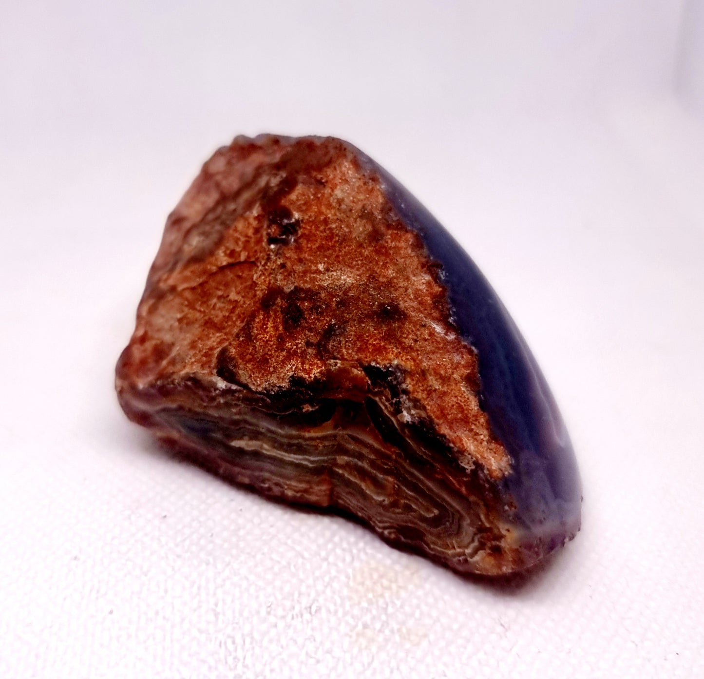 POLISHED RED SASHE RIVER AGATE FREE FORM 177 g - GROUNDING