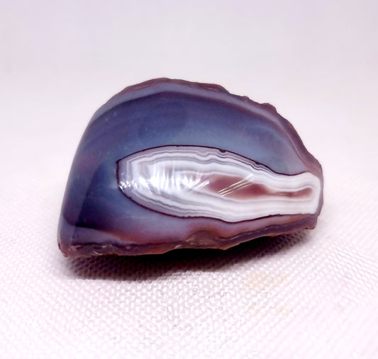 POLISHED RED SASHE RIVER AGATE FREE FORM 118 g - GROUNDING