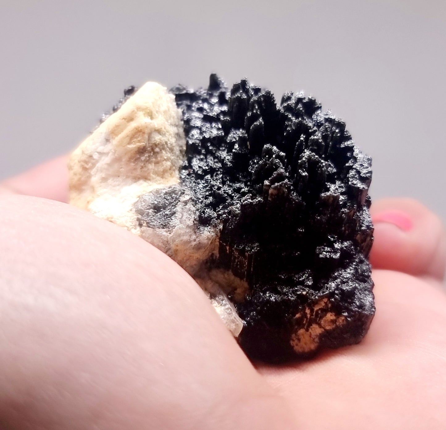 BLACK SCHORL TOURMALINE SPECIMEN 117 g - SHAMANIC PROTECTION