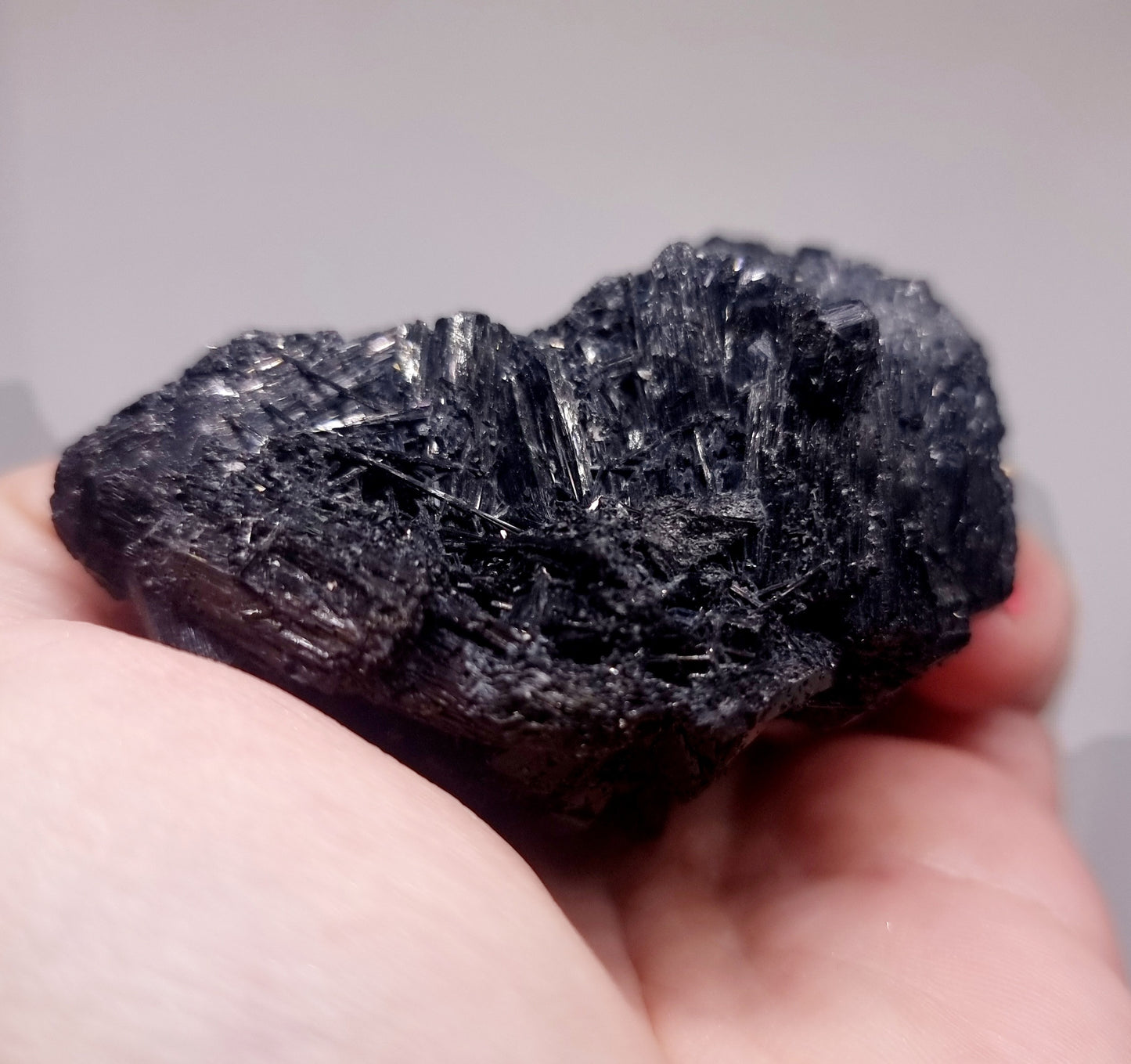 BLACK SCHORL TOURMALINE SPECIMEN 101 g - SHAMANIC PROTECTION