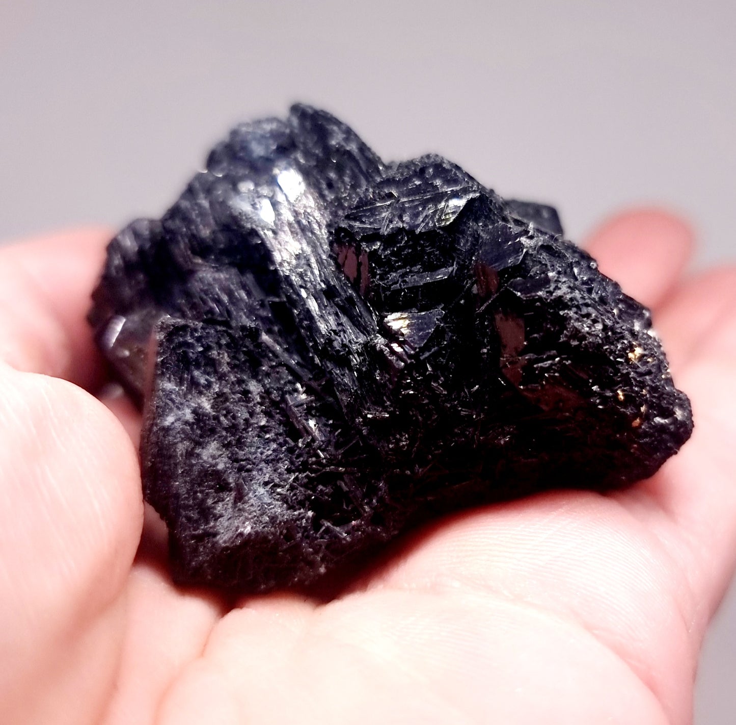 BLACK SCHORL TOURMALINE SPECIMEN 101 g - SHAMANIC PROTECTION