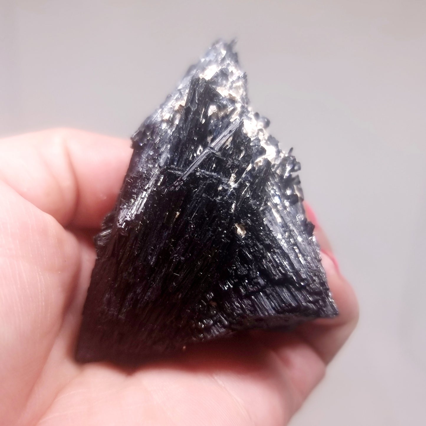 BLACK SCHORL TOURMALINE SPECIMEN 82 g - SHAMANIC PROTECTION