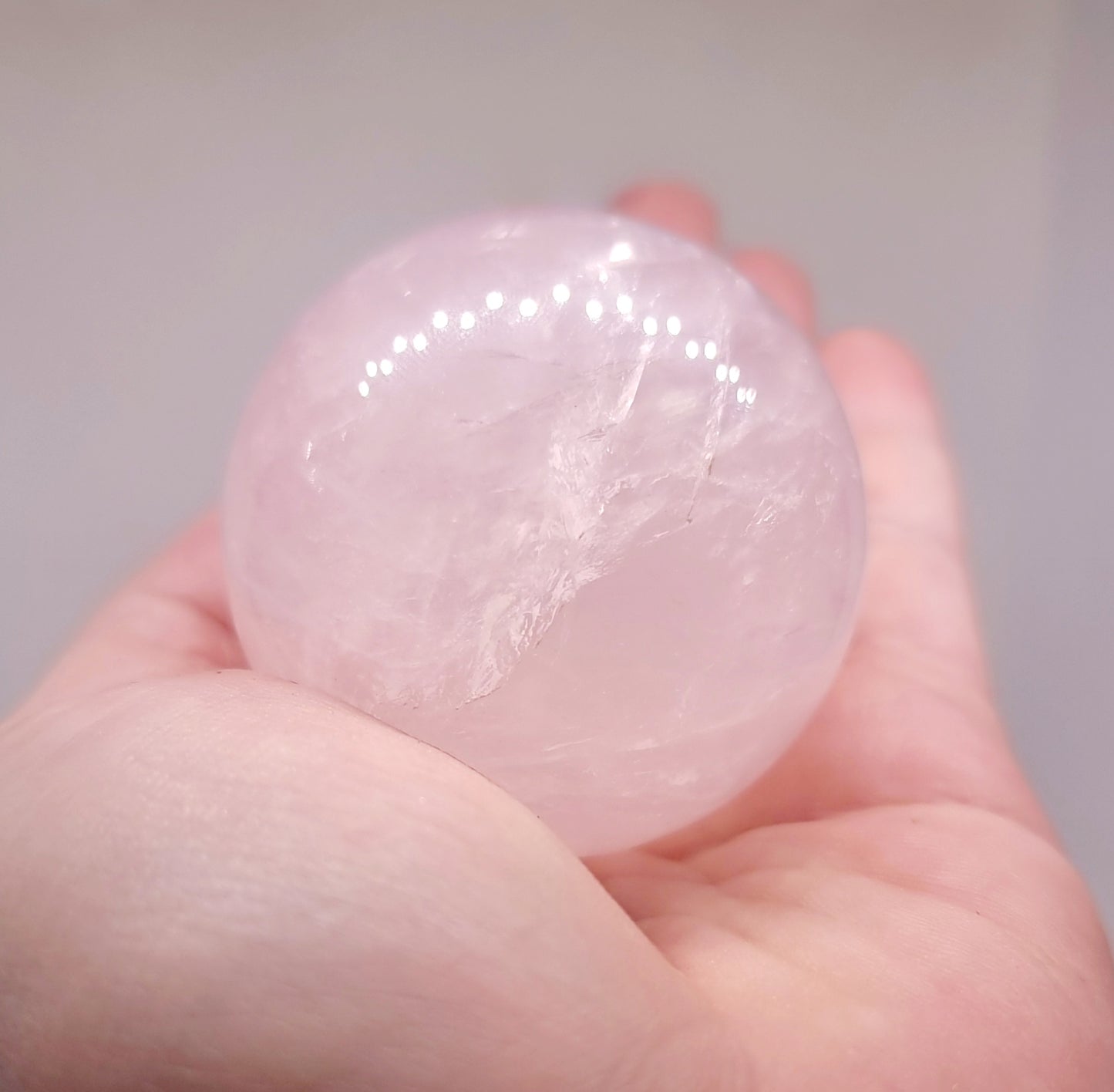 ROSE QUARTZ WITH STAR ASTERISM POLISHED SPHERE 5 cm ( 205 g )- LOVE
