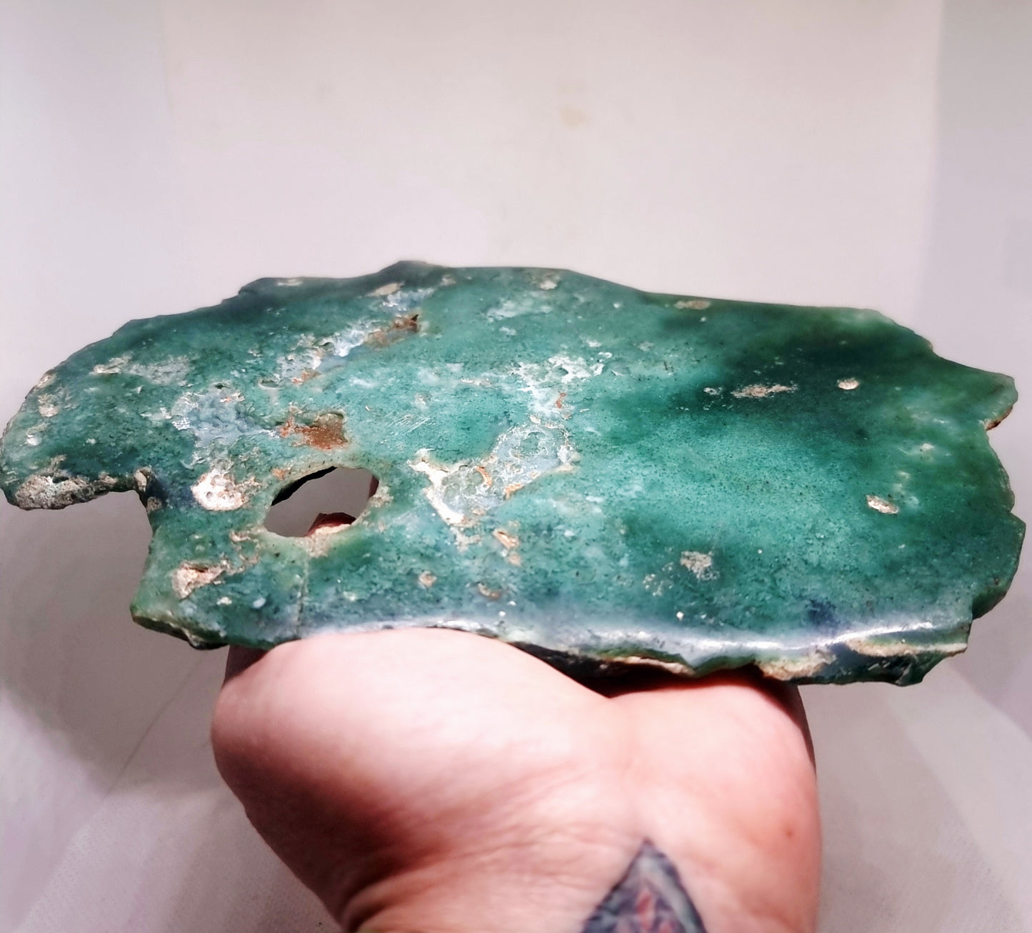 EMERALD MTOROLITE POLISHED PLATE 419 g - EMOTIONAL BALANCE