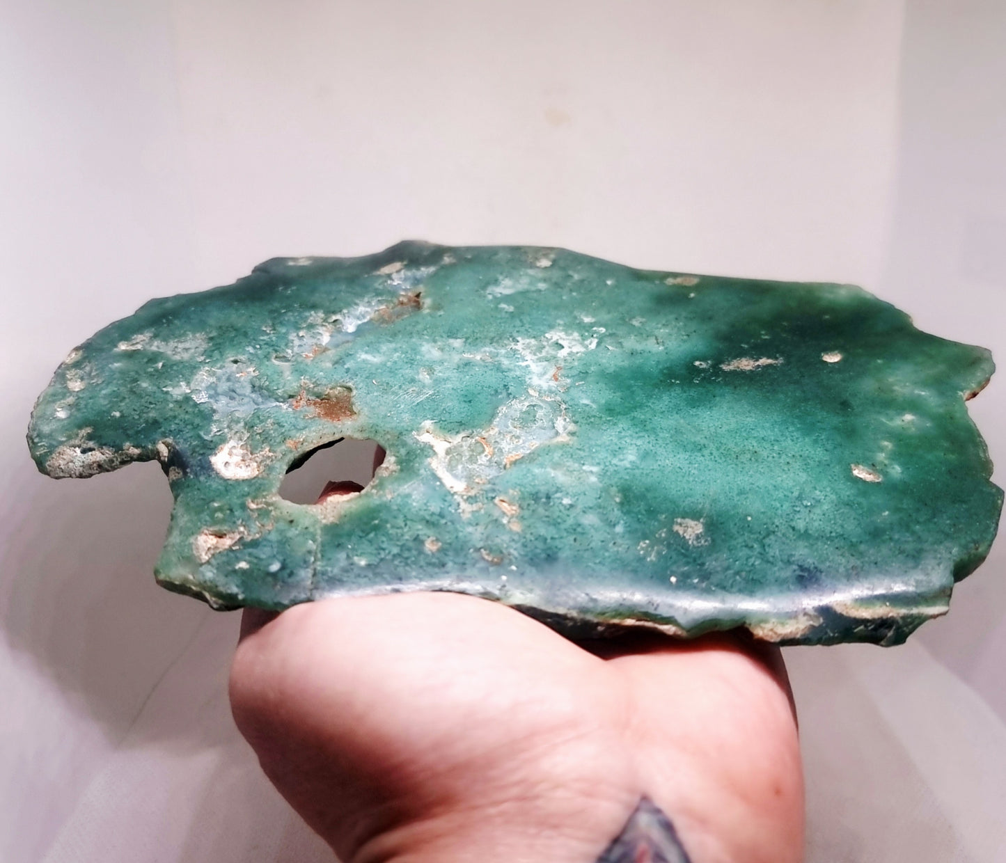 EMERALD MTOROLITE POLISHED PLATE 419 g - EMOTIONAL BALANCE