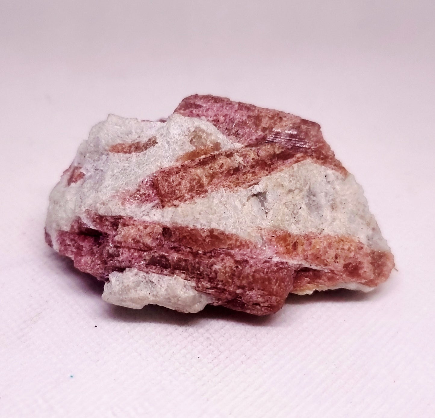 PINK RUBELLITE TOURMALINE IN SCHIST 116 g - PROTECTION