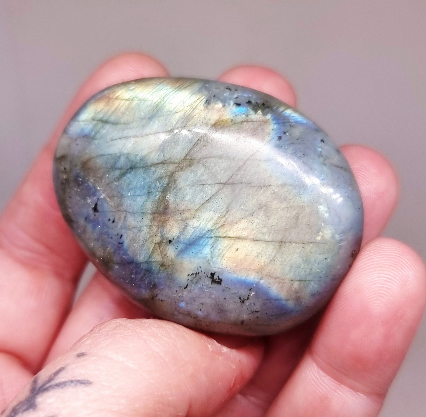 LABRADORITE FLASHY GREEN & BLUE PALM STONES - CLAIRVOYANCE