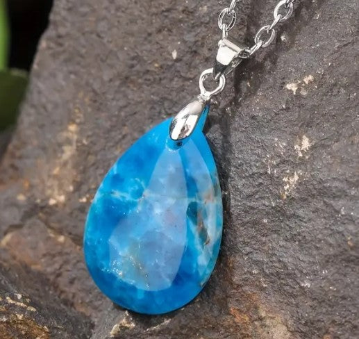 APATITE PENDANT NECKLACE - THE STONE OF MANIFESTATION