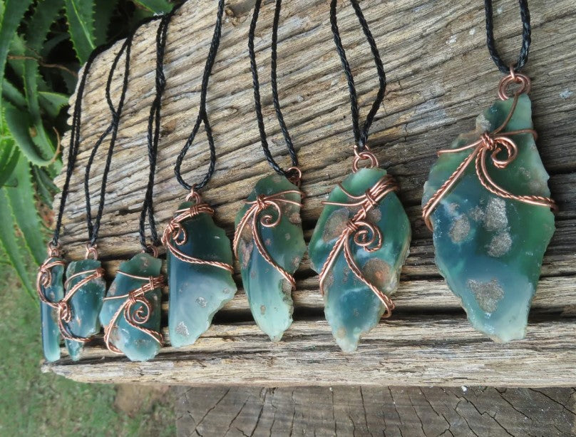 CHROME EMERALD CHRYSOPHASE COPPER WIRE WRAPPED NECKLACE