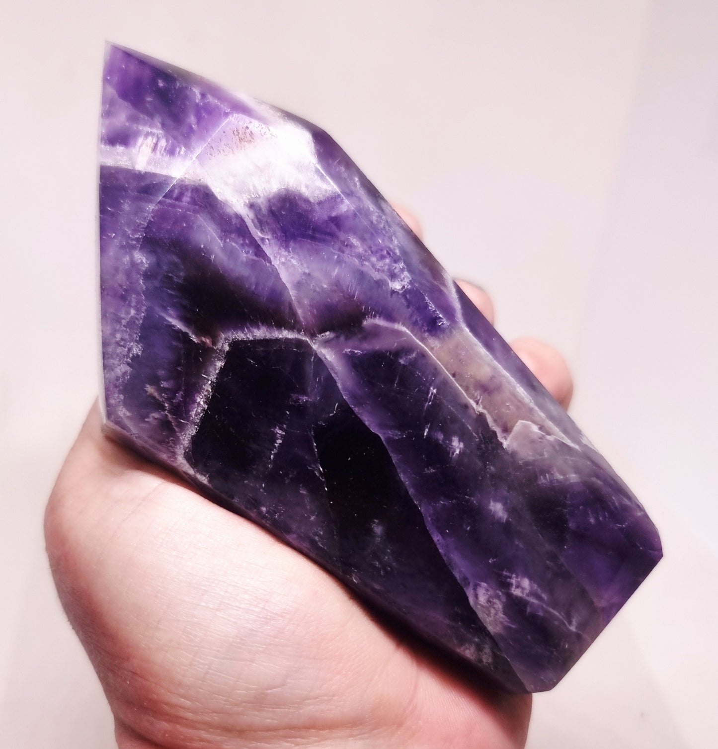 CHEVRON AMETHYST POLISHED TOWER POINT 273 g - INTUITION