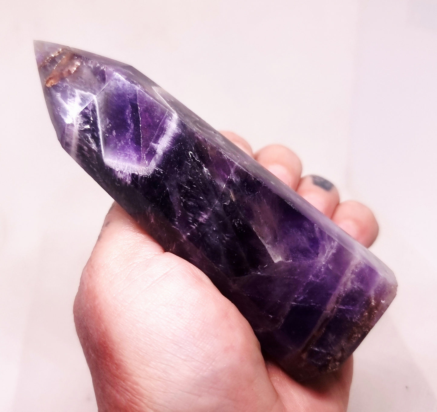 CHEVRON AMETHYST POLISHED TOWER POINT 227 g - INTUITION